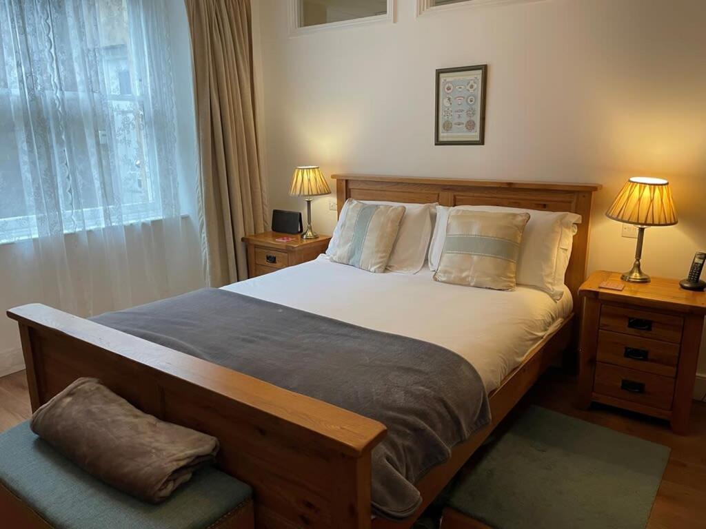 Beautiful 3 Bed Basement Flat With Garden Appartement Bath Buitenkant foto